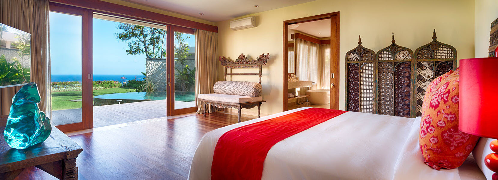 Pandawa Cliff Estate - Villa Markisa - Honeymoon suite decor